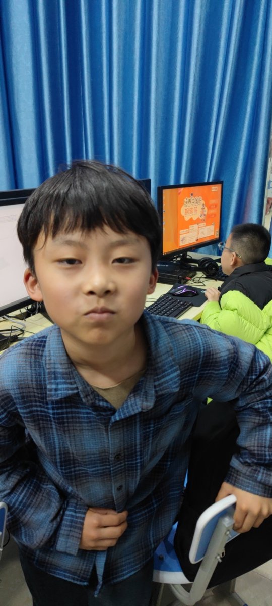 裘辰骏
